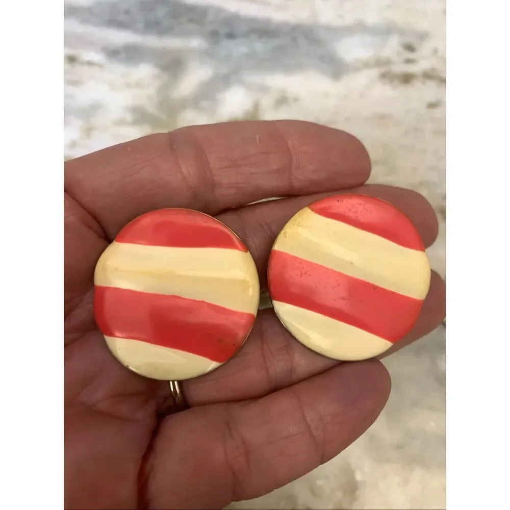 Pink White Round Vintage Earrings #Spring #Summer #1980's
